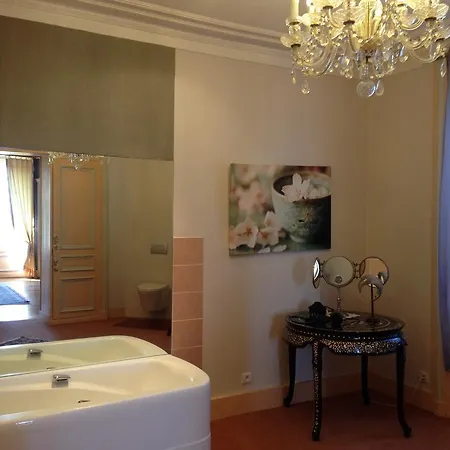 Château La Rametière Bed & Breakfast *
