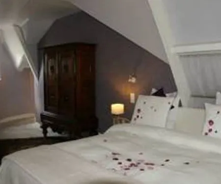 Château La Rametière Bed & Breakfast Plomb
