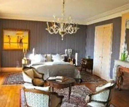 Château La Rametière Bed & Breakfast *